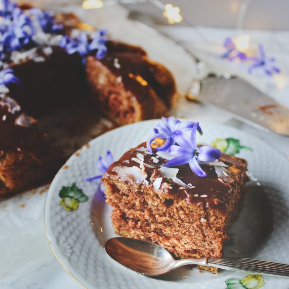 Cinnamon Cake with Cocoa Icing (14)